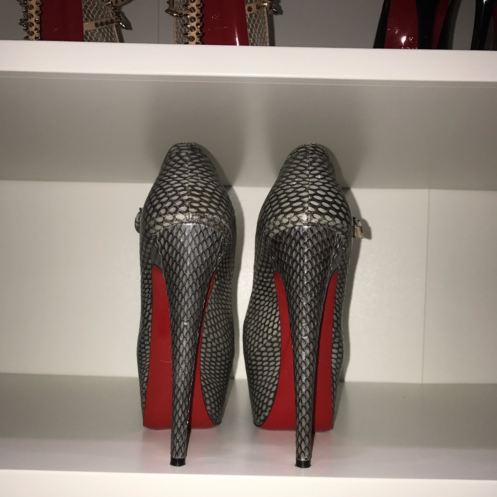 Christian Louboutin Daffodile heels