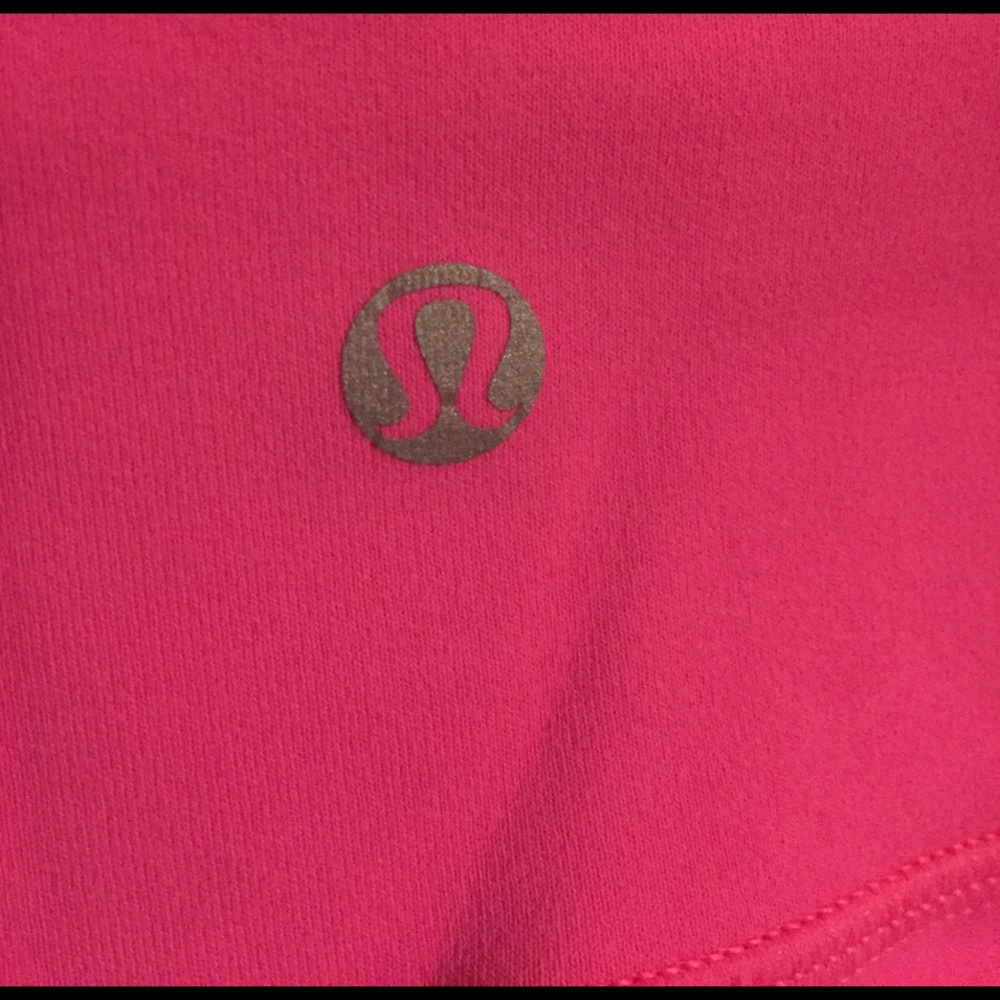 Size 8 lululemon reversible light/hot pink pants