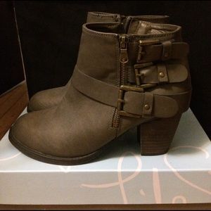 Mossimo boots