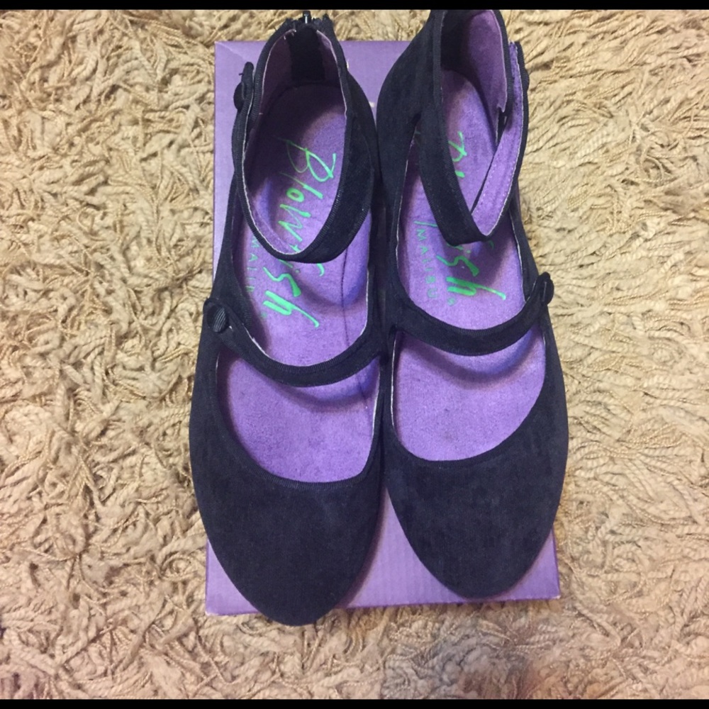 blowfish strappy flats