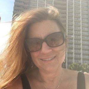 Meet your Posher, Deborah