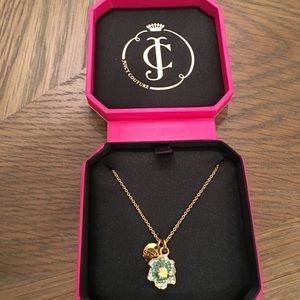Juicy Couture Tropical flower necklace