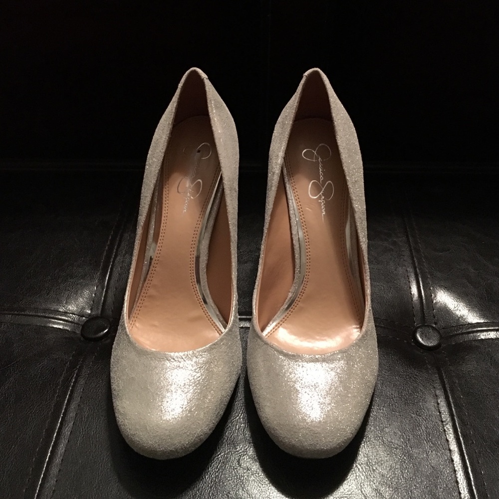 Jessica Simpson silver pumps