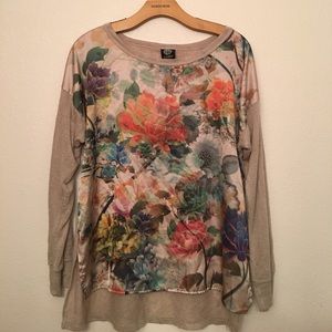 Gorgeous floral top, high low