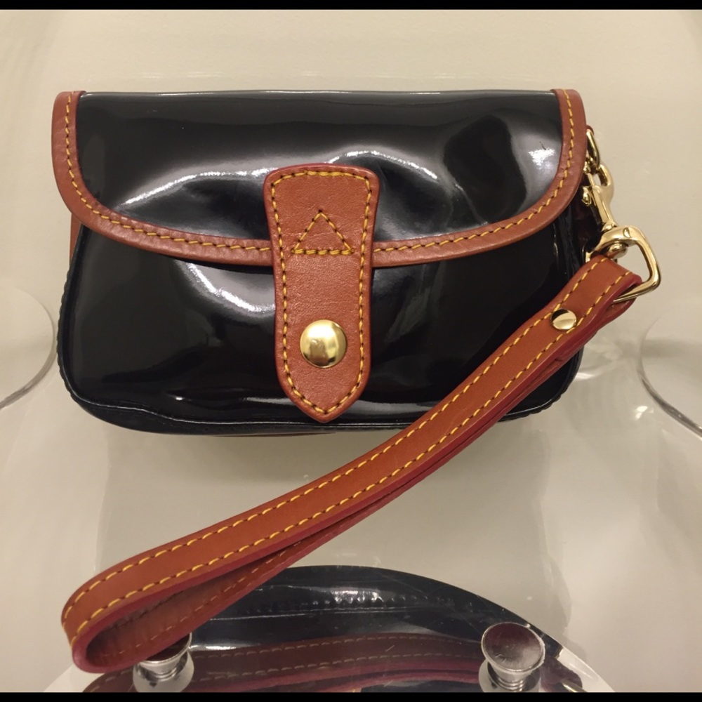 Dooney and Bourke wristlet