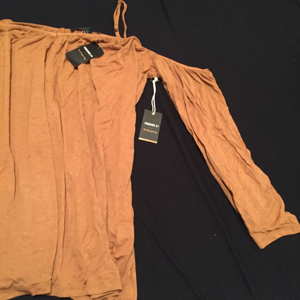 Open-Shoulder Top Size S - Picture 2 of 6