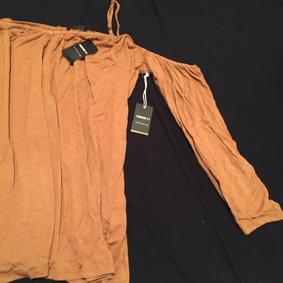 Open-Shoulder Top Size S - Picture 2 of 6