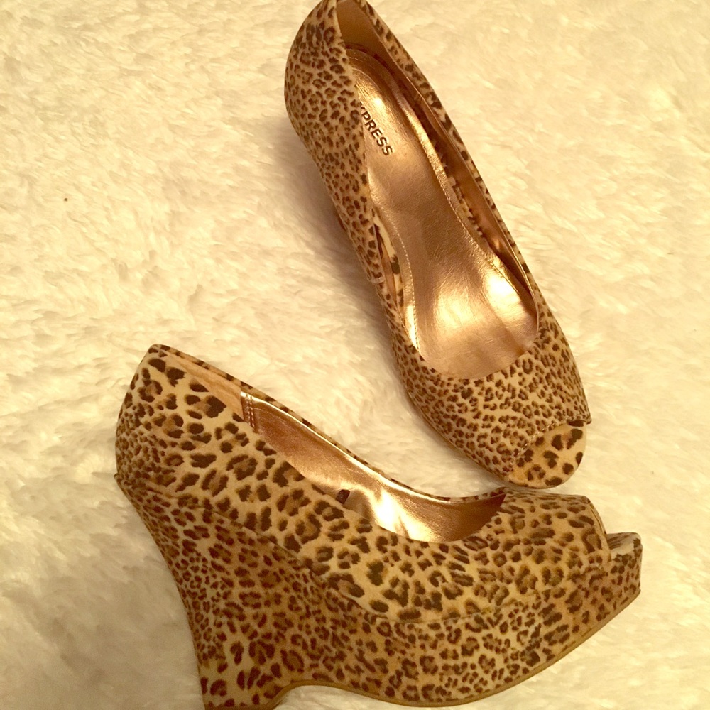Leopard wedges