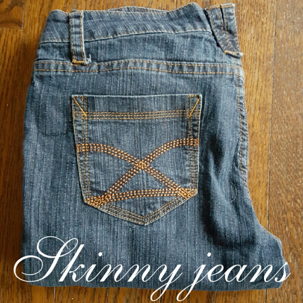 Dark wash skinny jeans.