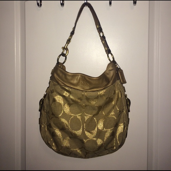 Coach Handbags - Coach Signature Zoe Bag