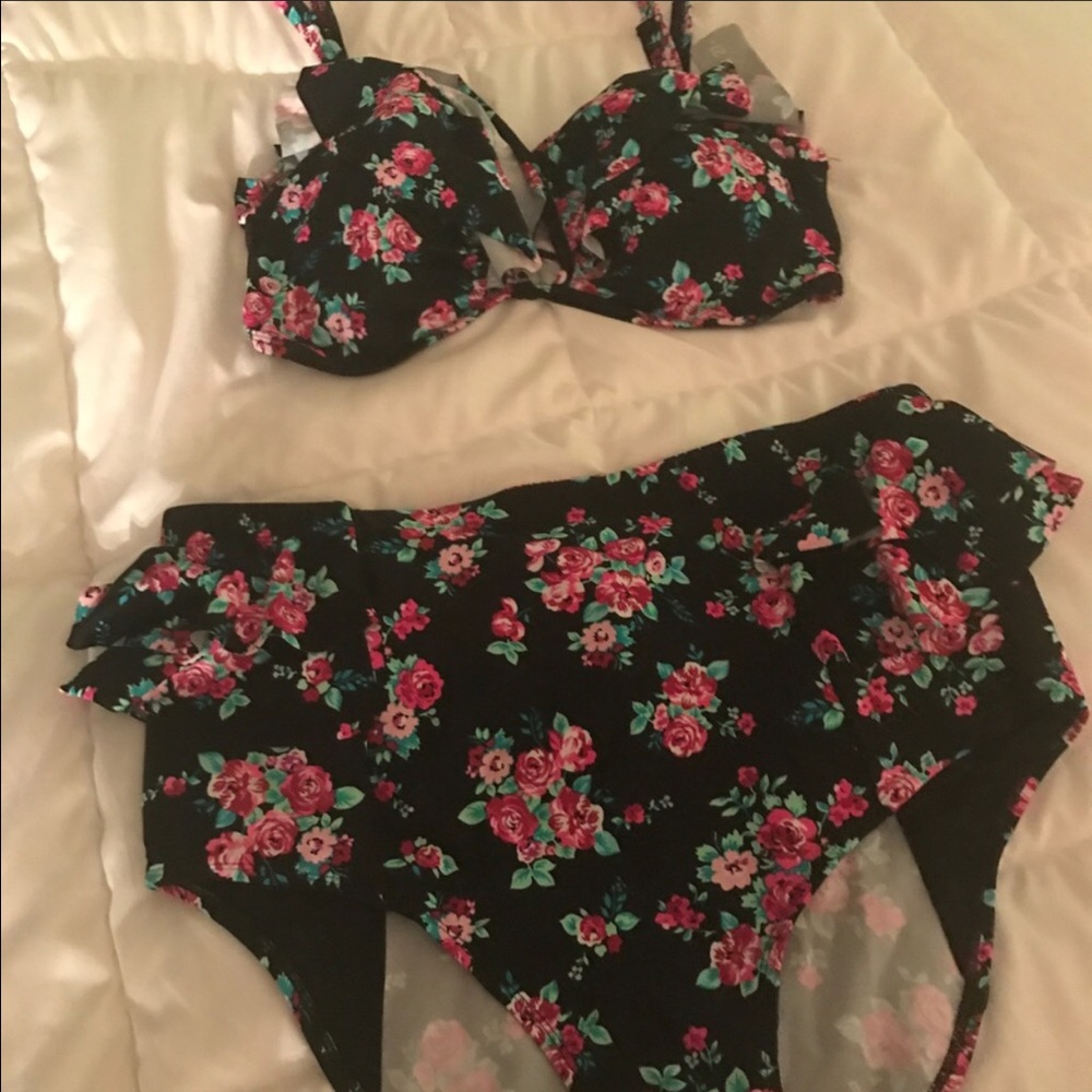 Forever 21+ floral bottoms in sz 3x