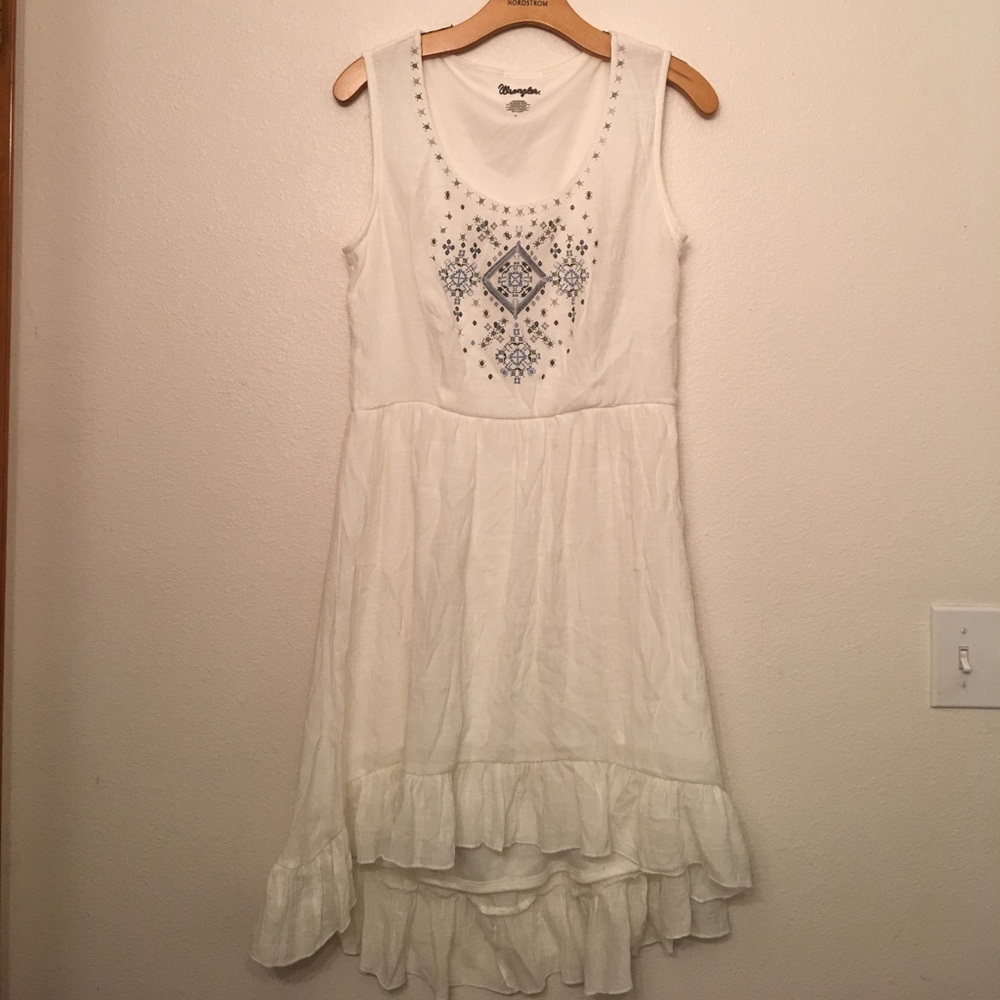 White sleeveless Wrangler High-Low dress