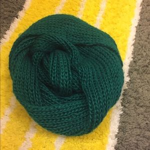 Evergreen infinity scarf