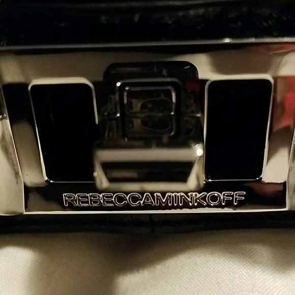 REBECCA MINKOFF CROSSBODY LARGE(FINAL REDUCTION) - Picture 2 of 7