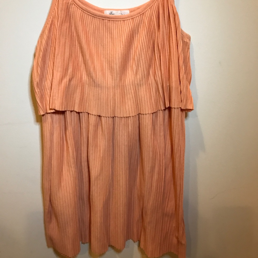 Ribbed salon tank top