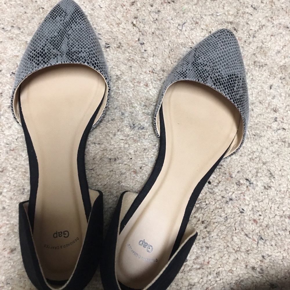 Gap black and snake print flats