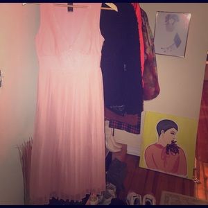 BCBG Paris Size 2 Silk Dress!! 🌸