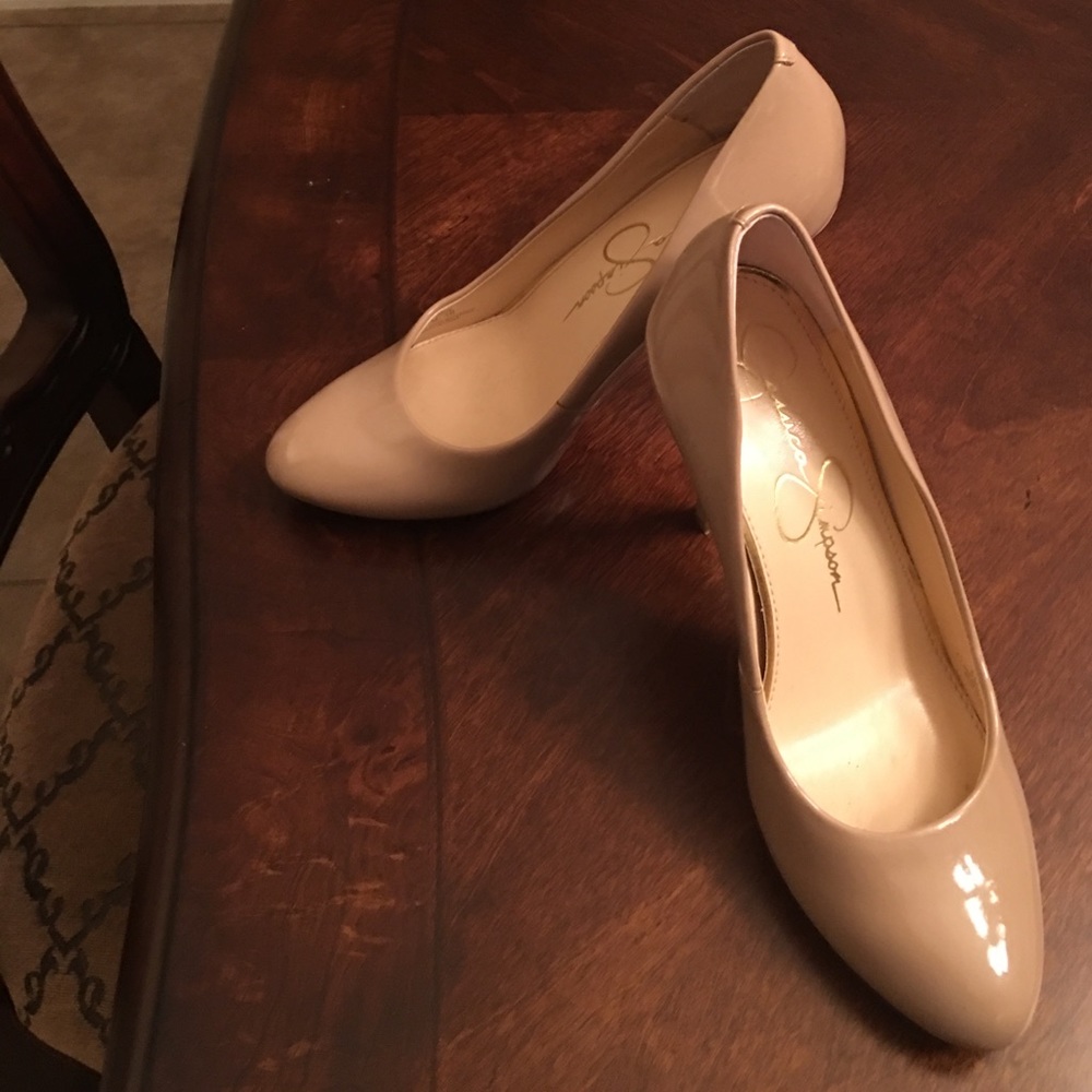 👠Jessica Simpsons nude pumps