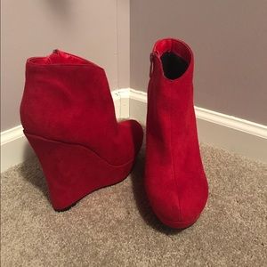 Michael Antonio ankle wedge bootie