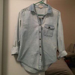 Small light blue chambray top!