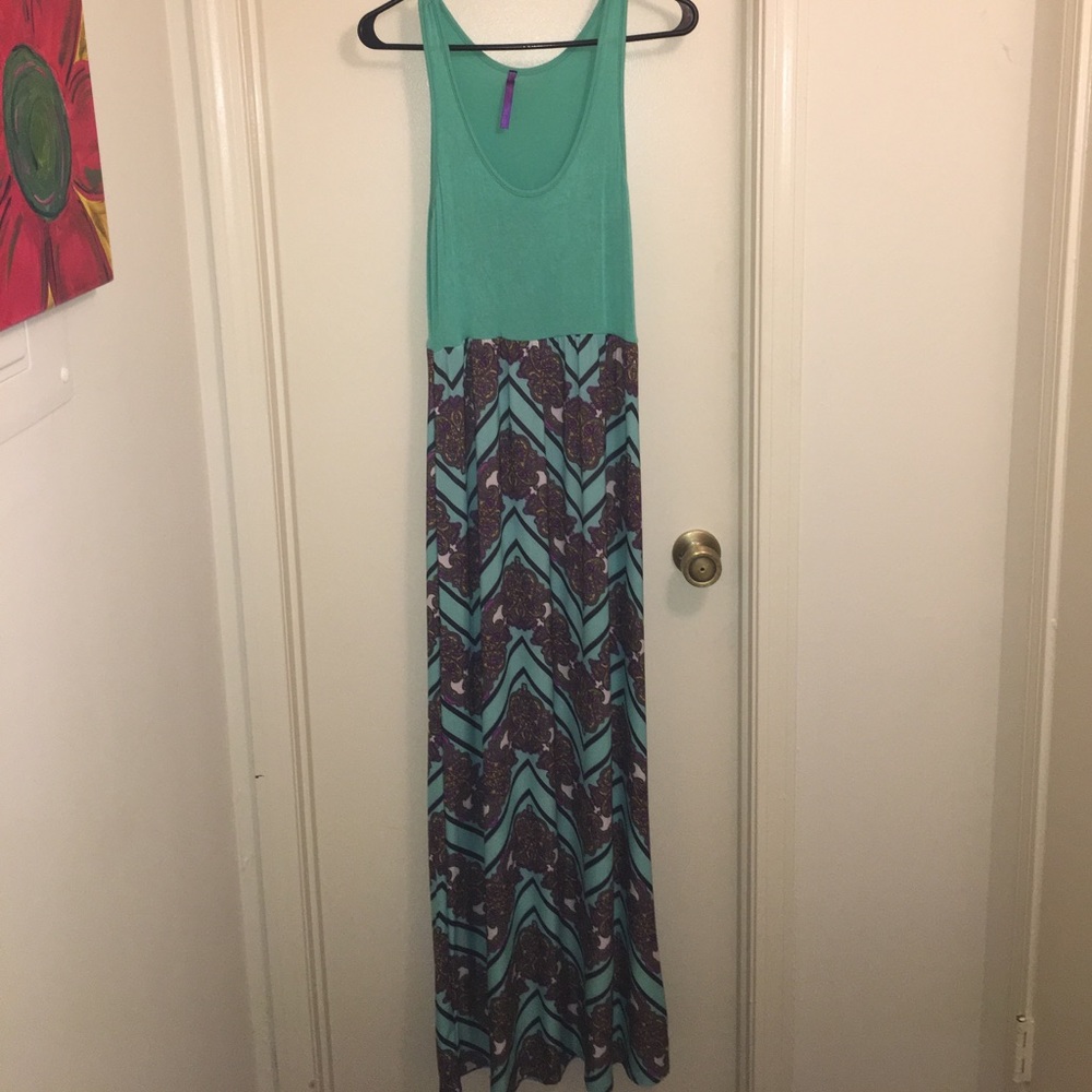 Super comfortable maxi dress size small
