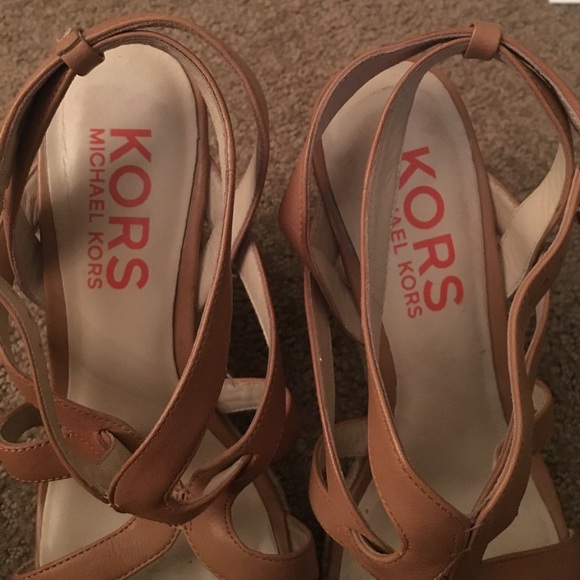 KORS, Michael Kors tan wedges - Picture 4 of 4