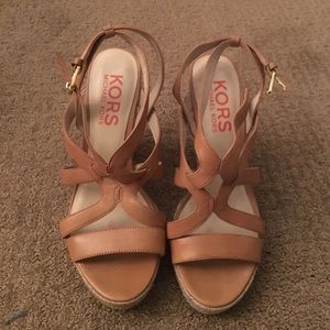 KORS, Michael Kors tan wedges