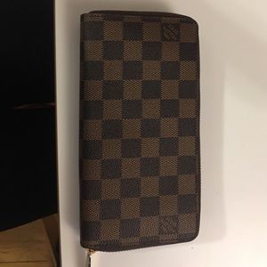 Brand new LV zip wallet