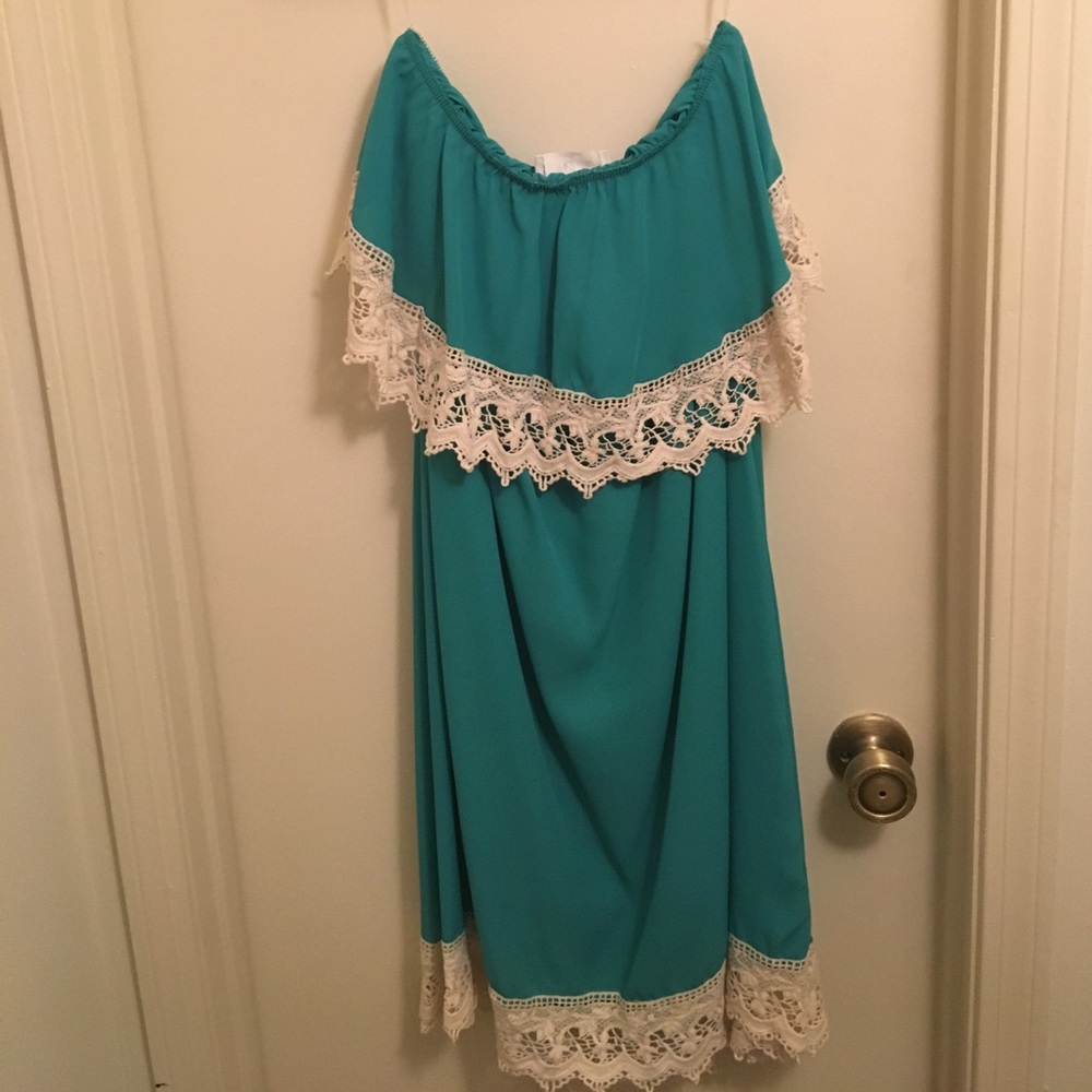 Boutique strapless dress with lace detail