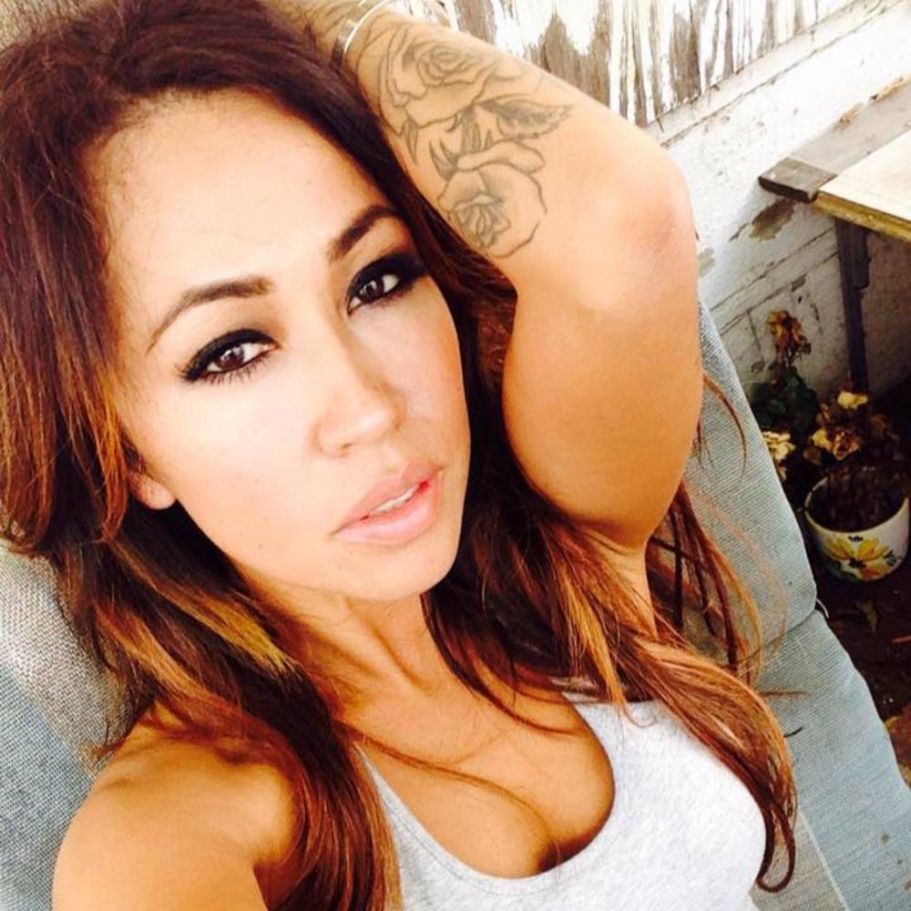 Meet your Posher, Ara