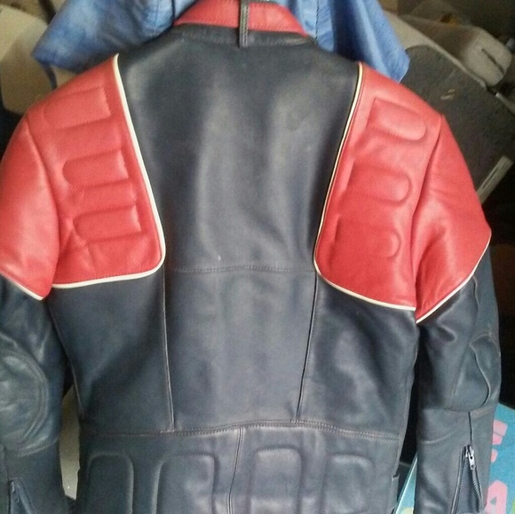 Vintage motorcycle leather jacket - Picture 2 of 3