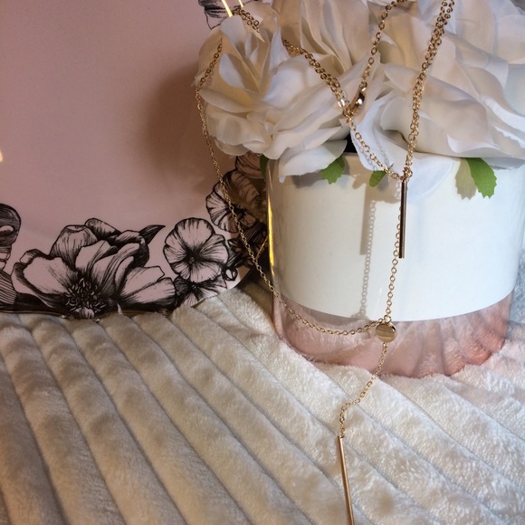 Multiple layer Necklace - Picture 4 of 4