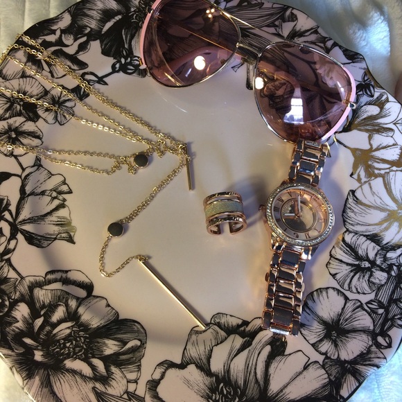 Multiple layer Necklace - Picture 1 of 4