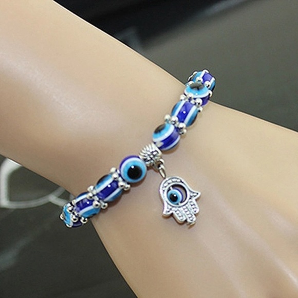 Now available! Beautiful hamsa evil eye bracelet - Picture 3 of 6