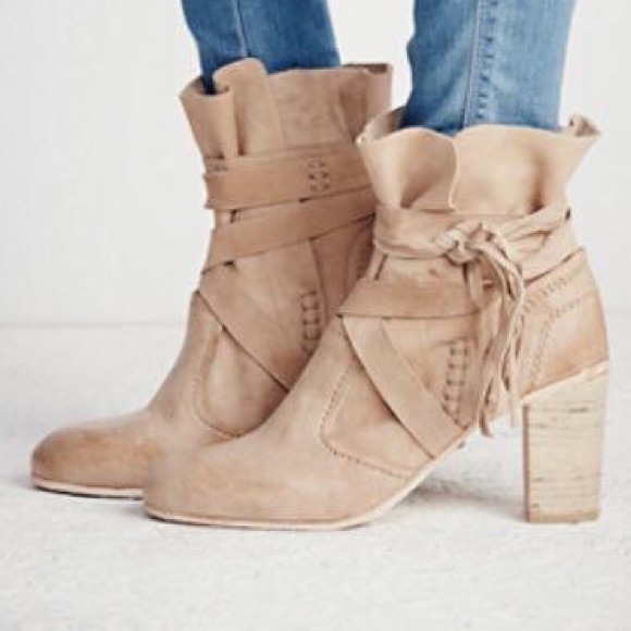 Free People Shoes - Seven Wonders Heel Boot Nude 38 Euro