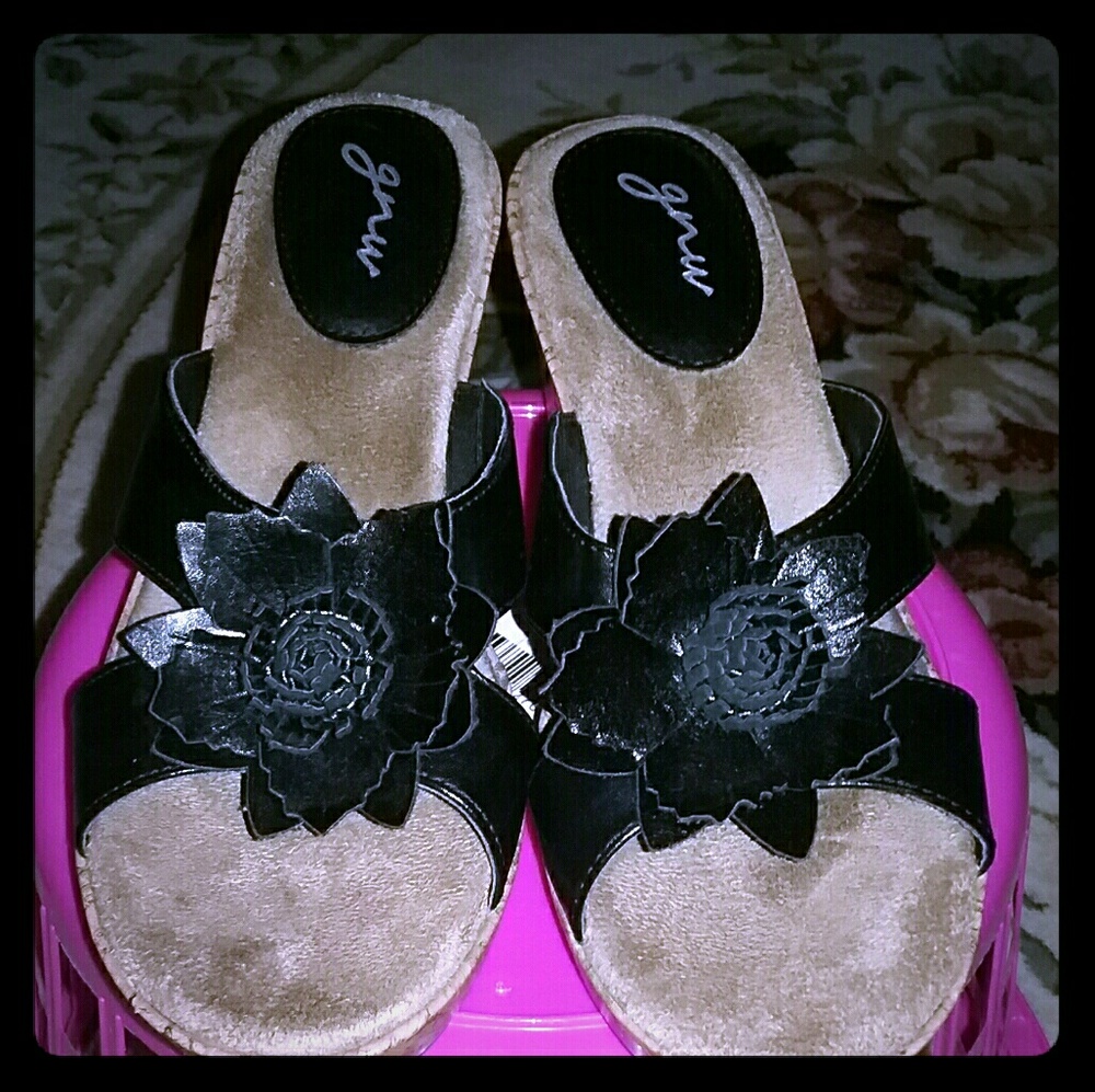 Women's wedge sandals