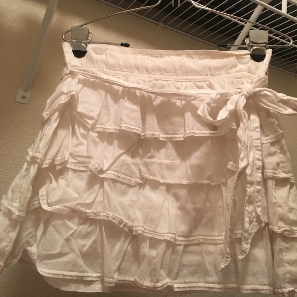 Hollister ruffle skirt