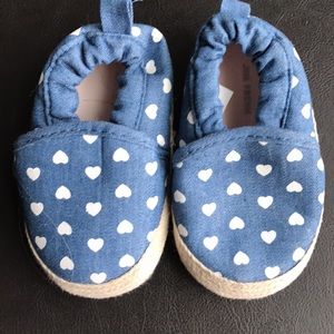 Little heart crib shoes