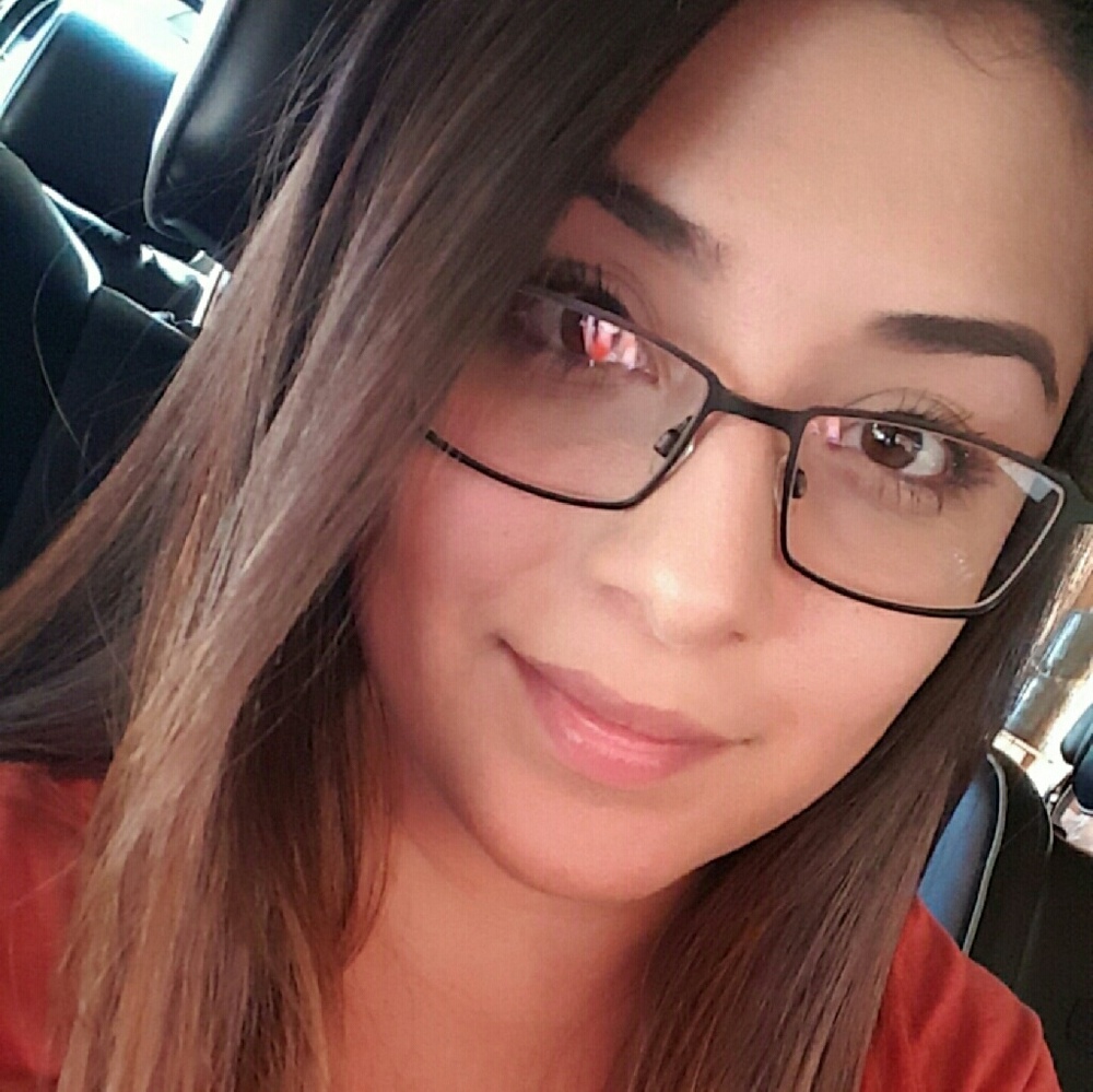 Meet your Posher, Yolanda