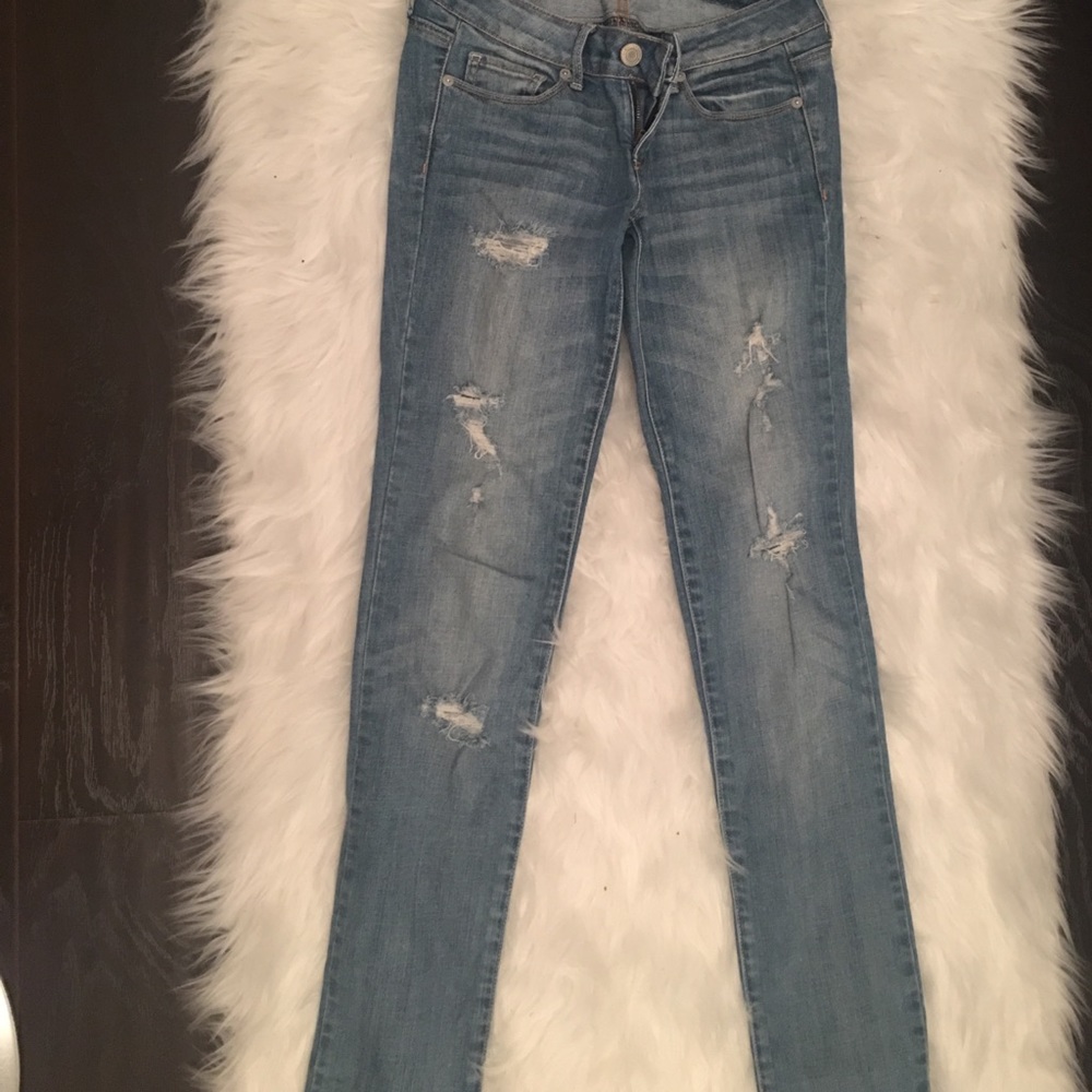 American eagle size 2 skinny jeans .
