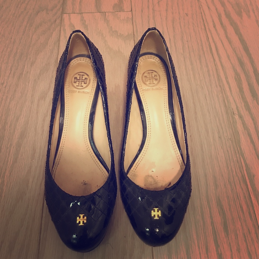 Tory Burch black pump with gold heel