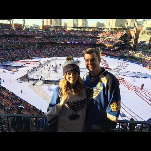 Meet your Posher, Tori - Picture 3 of 5