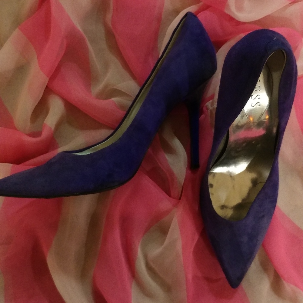 💰SOLD💰Guess blue suede pumps - Picture 4 of 4