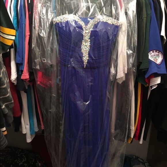 Dresses & Skirts - Prom dress!!