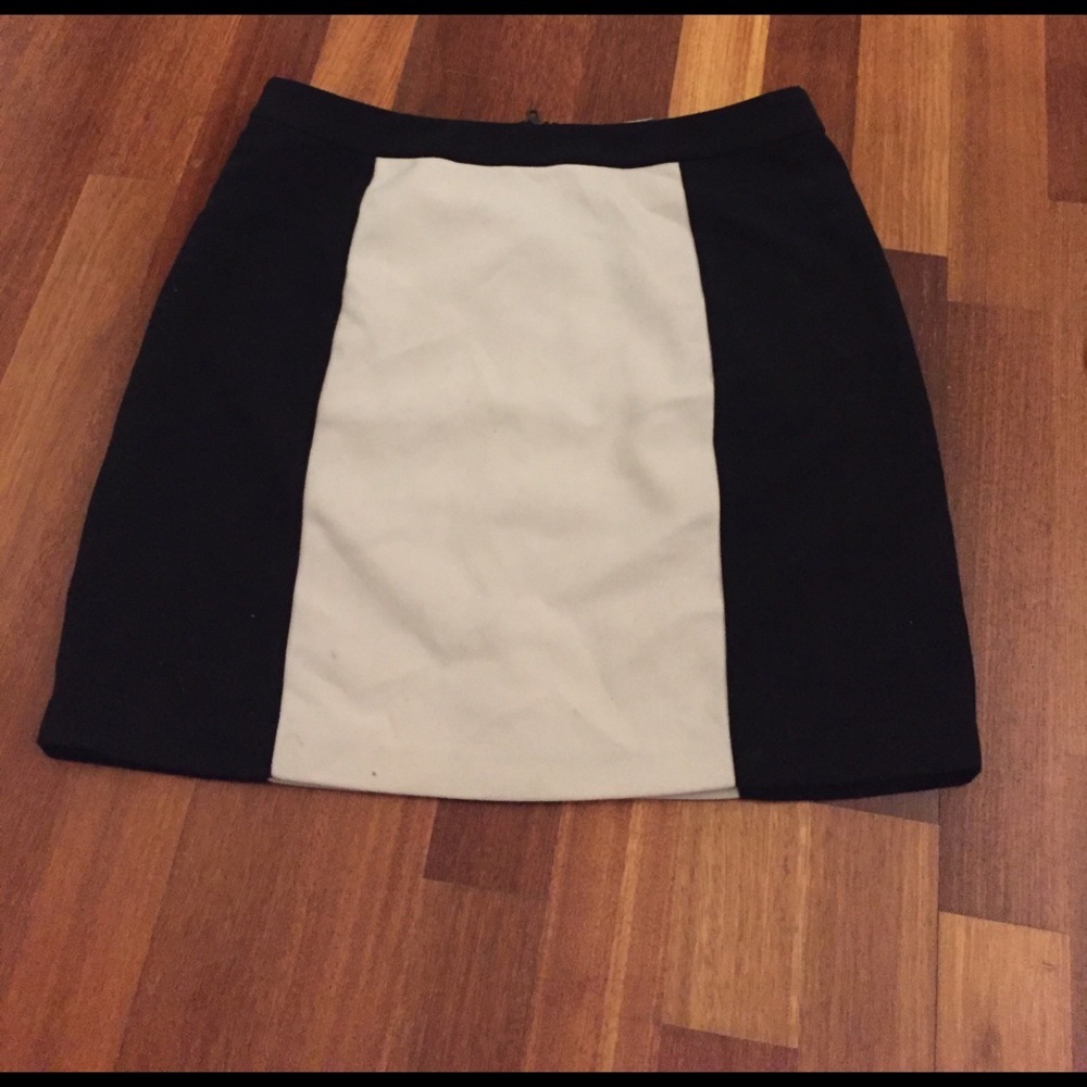Forever 21 mid leg skirt