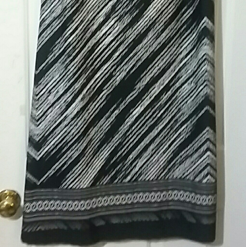 New Directions Long 2x Stretch Black/ White Skirt