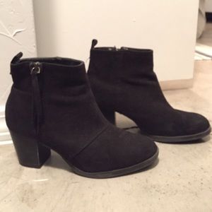 Black bootie!