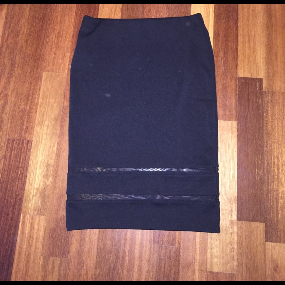 Forever 21 black skirt