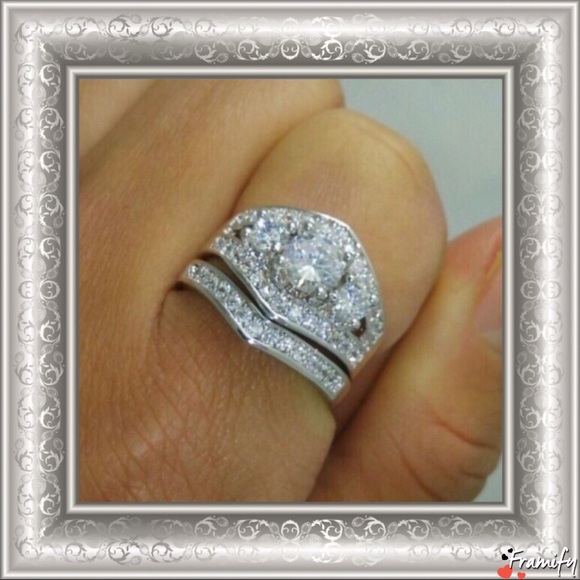 🎉HP🎉18K White Gold Filled Wedding Ring Set - Picture 4 of 4