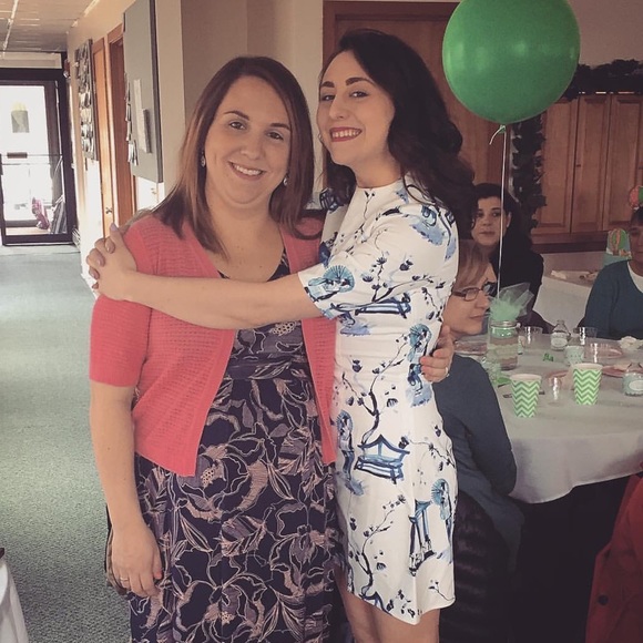 Meet your Posher, Amanda - Picture 2 of 3